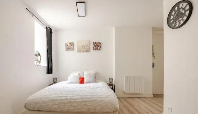 Apartment Au Calme Avec Cour Avec 1 Siege Massant! *