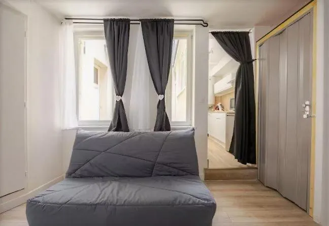 Apartment Au Calme Avec Cour Avec 1 Siege Massant!